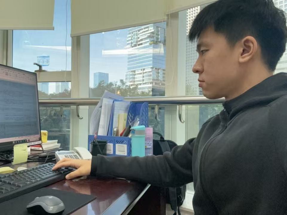 杨智涵.jpg